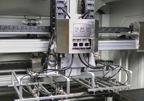 Depaneling GAM330ATのためのGenitecの紡錘100mm/s CNC PCBのルーター機械CCD AC220Vの二重テーブル